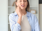 tooth pain, tooth sensitivity, enamel decay, early tooth decay, dental symptoms, oral hygiene, plaque bacteria, cavity stages, tooth infection, dentist checkup, tooth damage, gum discomfort