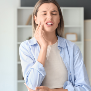 tooth pain, tooth sensitivity, enamel decay, early tooth decay, dental symptoms, oral hygiene, plaque bacteria, cavity stages, tooth infection, dentist checkup, tooth damage, gum discomfort