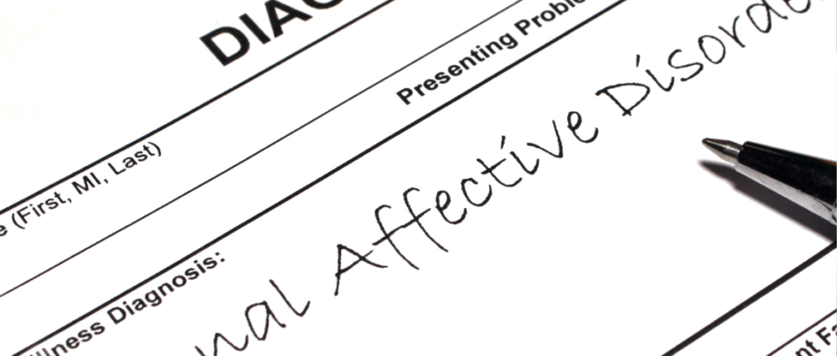 winter depression, SAD symptoms, vitamin D deficiency, light therapy, circadian rhythm, mood disorder, serotonin levels, mental health in winter, sunlight exposure