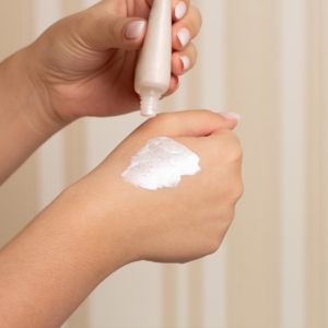 Skincare for beginners, basic skincare routine, simple skincare tips, beginner skin care, easy skincare guide, starter skincare plan