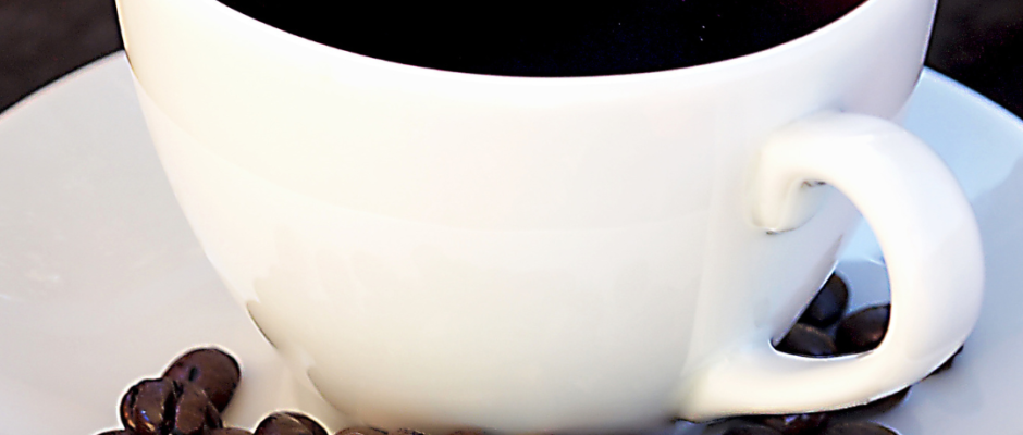 caffeine withdrawal, lower caffeine intake, caffeine reduction strategies, manage caffeine dependence, caffeine detox, safe caffeine reduction, caffeine sensitivity